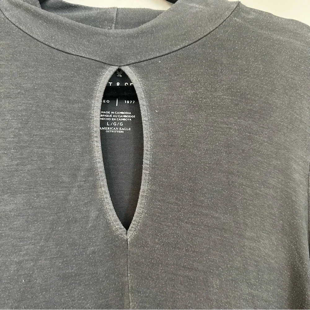 American Eagle Outfitter Soft & Sexy Gray Long Sleeve Keyhole Swing Top Sz L GUC - Picture 8 of 8